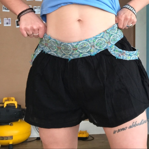 Free People Printed Shorts - Picture 4 of 7